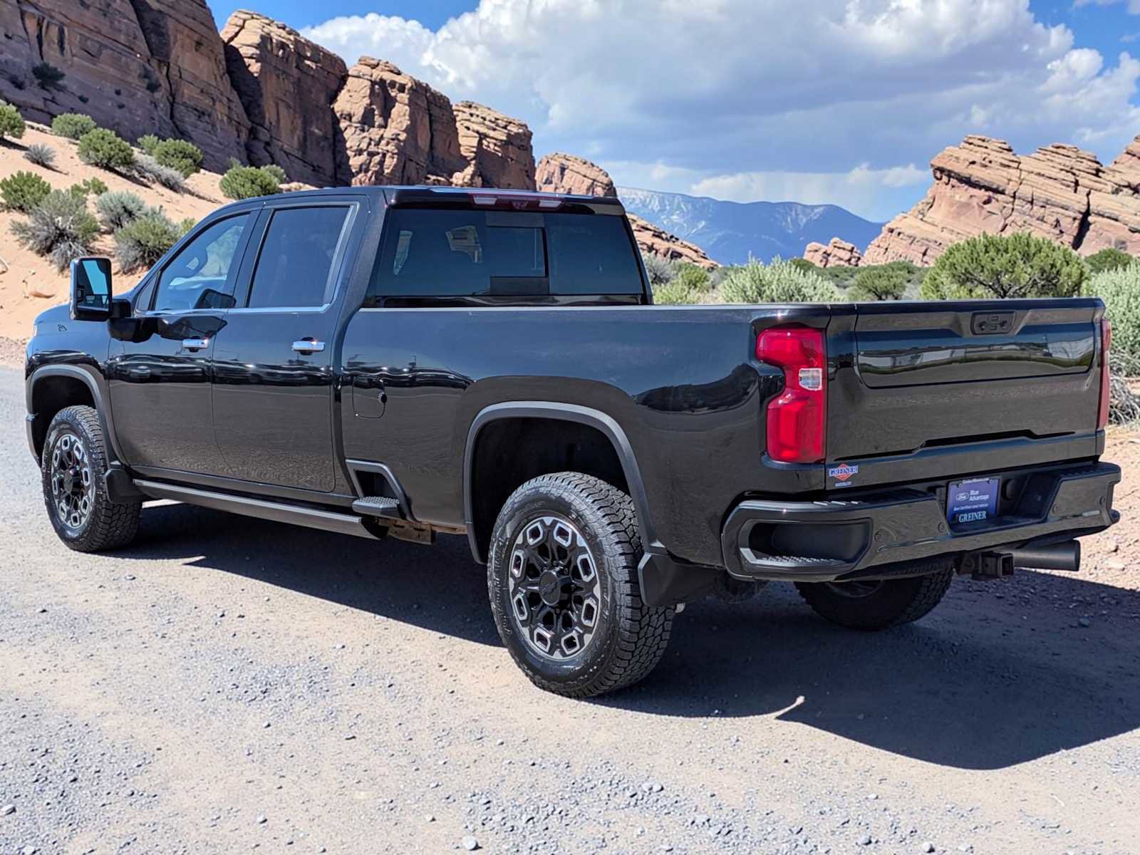 Used 2023 Chevrolet Silverado 3500 High Country w/ Z71 Off-Road Package AWD/4WD image 4