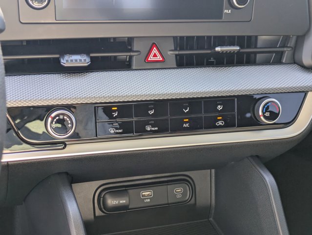 Used 2025 Kia Sportage LX image 22