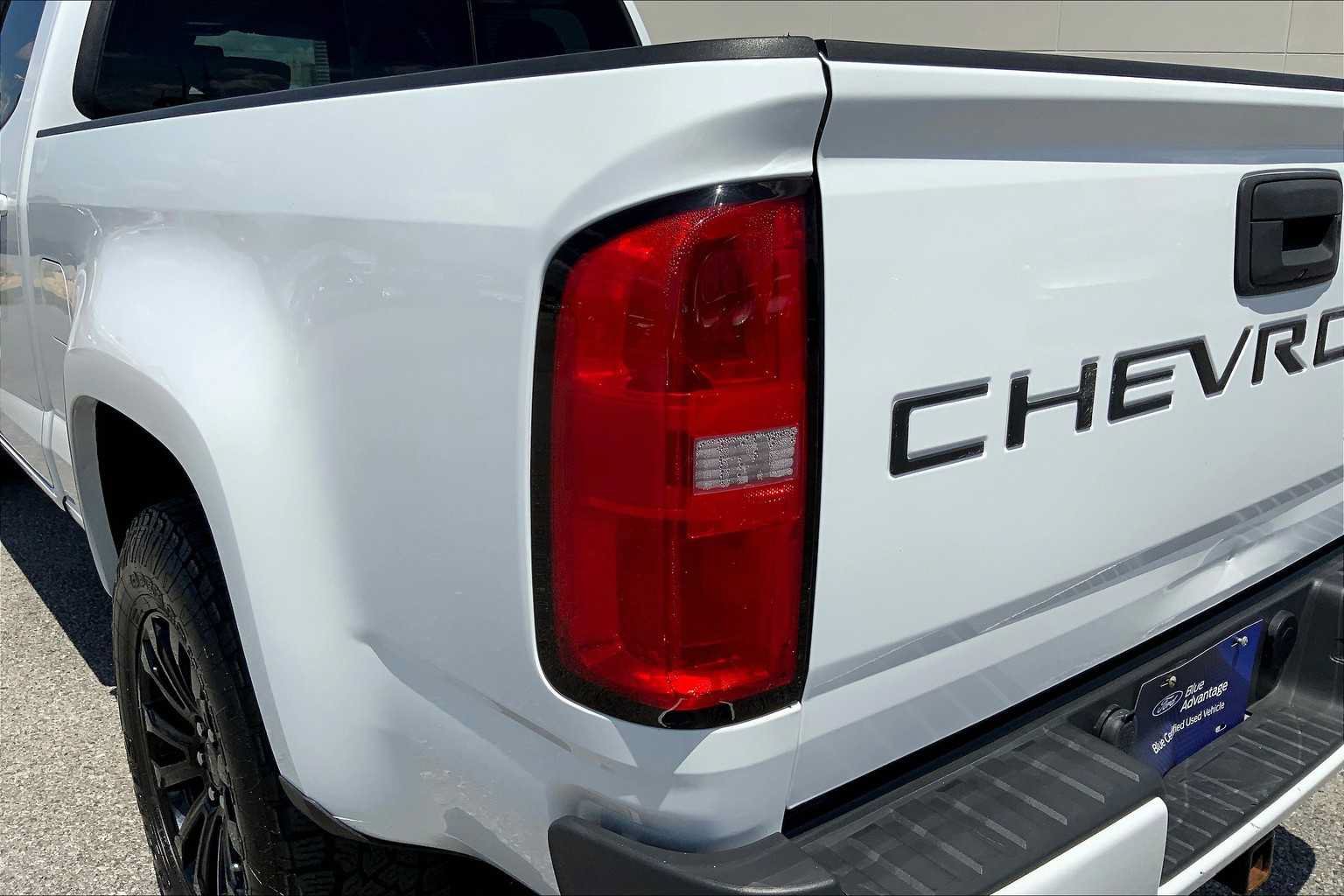 Used 2022 Chevrolet Colorado LT w/ LT Convenience Package AWD/4WD image 29