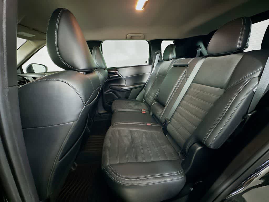 Used 2023 Mitsubishi Outlander SE FWD image 17
