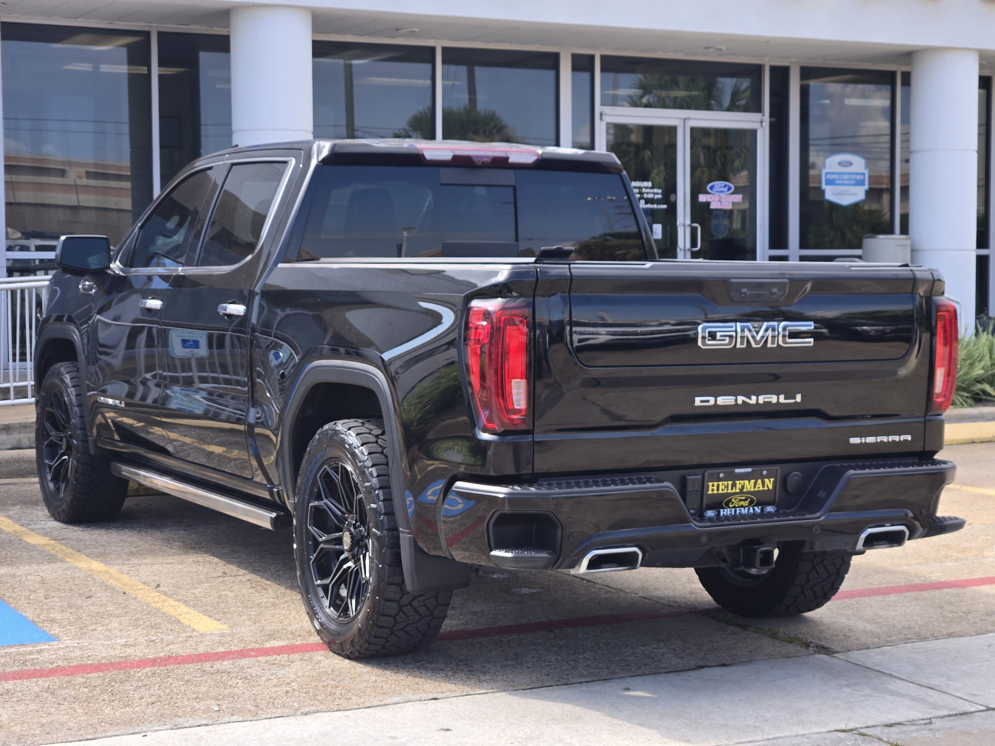 Used 2024 GMC Sierra 1500 Denali Ultimate AWD/4WD image 3