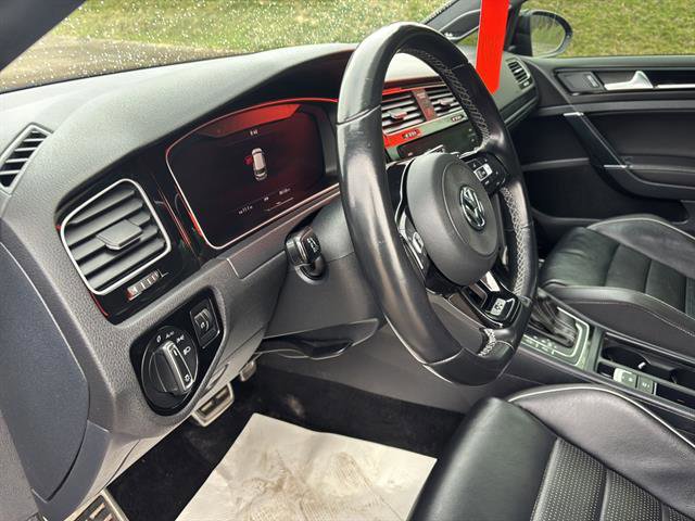 Used 2019 Volkswagen Golf R 4-Door image 12