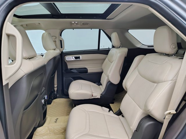 Certified 2020 Ford Explorer Platinum w/ Premium Technology Package AWD/4WD image 28