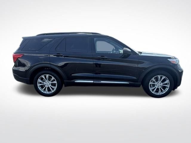 Certified 2020 Ford Explorer XLT w/ Equipment Group 202A AWD/4WD image 8