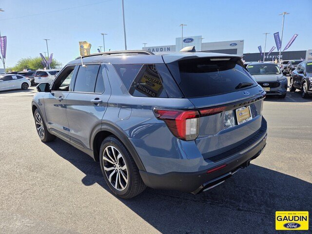 Certified 2025 Ford Explorer ST-Line w/ Premium Package RWD image 5