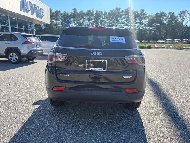 Used 2024 Jeep Compass Latitude AWD/4WD image 4