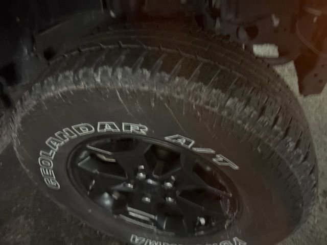 Used 2021 Jeep Gladiator Sport image 4