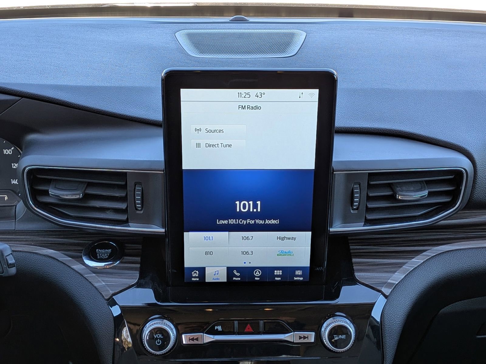 Certified 2023 Ford Explorer Limited w/ Limited Technology Package image 21