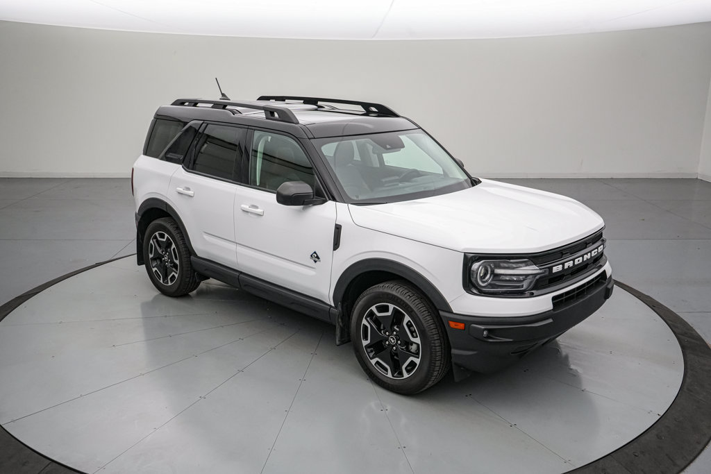 Certified 2023 Ford Bronco Sport Outer Banks w/ Tech Package AWD/4WD image 2