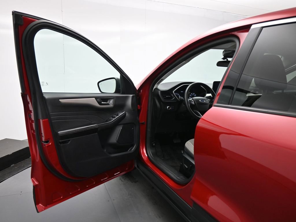 Certified 2022 Ford Escape SE w/ Convenience Package image 9