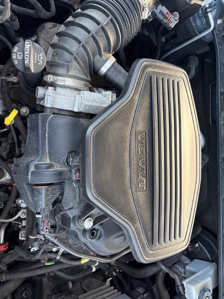 Used 2019 GMC Acadia Denali AWD/4WD image 3