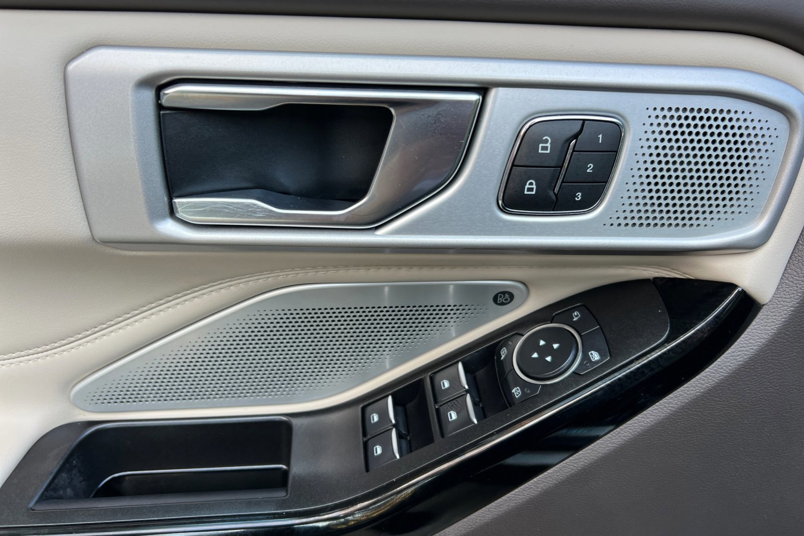 Certified 2022 Ford Explorer Platinum w/ Equipment Group 601A image 12