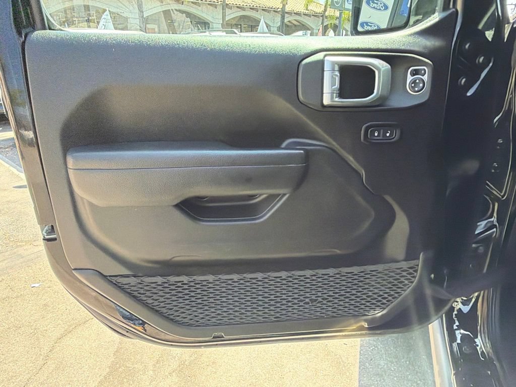 Used 2025 Jeep Wrangler Unlimited Sport AWD/4WD image 22