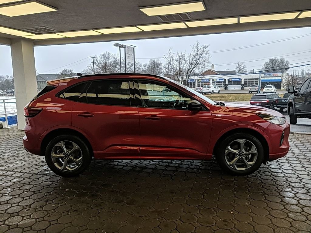 Certified 2023 Ford Escape ST-Line w/ Tech Pack #1 image 4