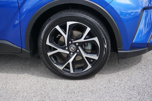 Used 2020 Toyota C-HR XLE image 16