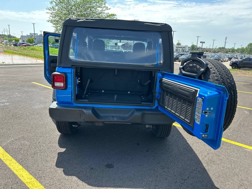 Used 2023 Jeep Wrangler Sport AWD/4WD image 18