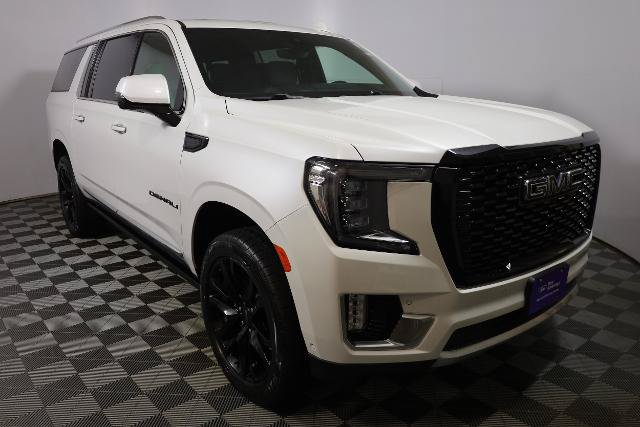 Used 2023 GMC Yukon XL Denali w/ Denali Reserve Package AWD/4WD image 5