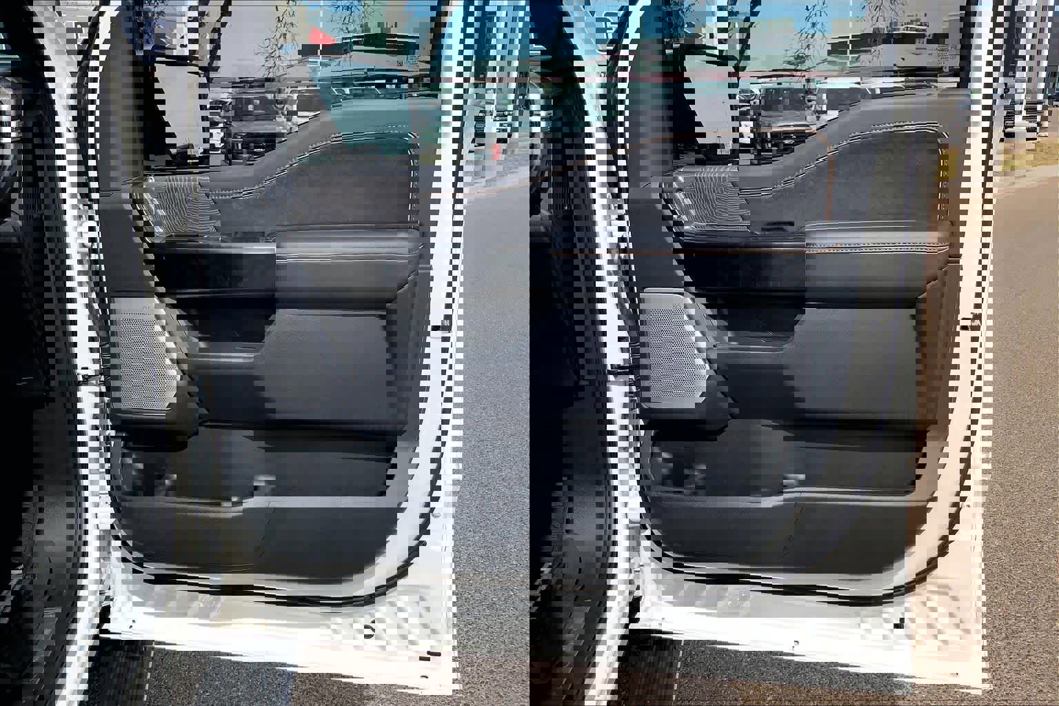 Certified 2023 Ford F150 Platinum w/ Equipment Group 701A High image 22