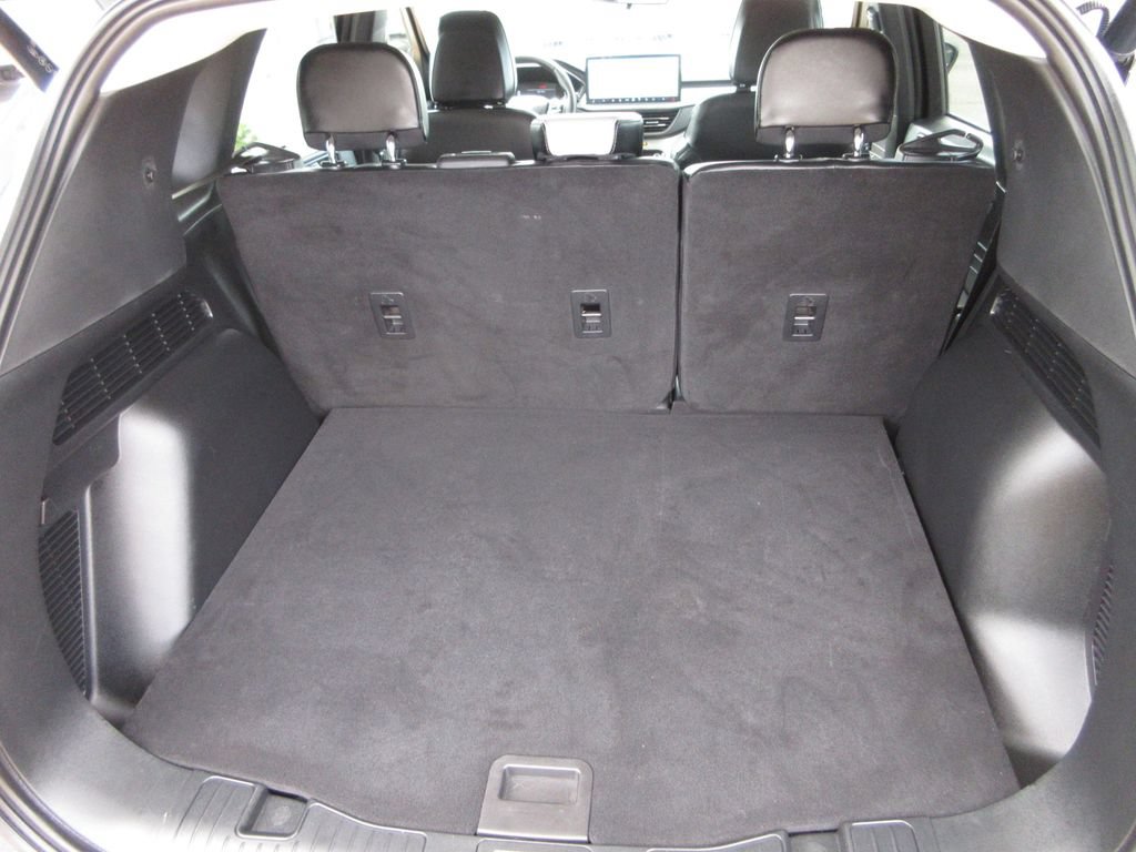 Certified 2025 Ford Escape SE FWD image 27