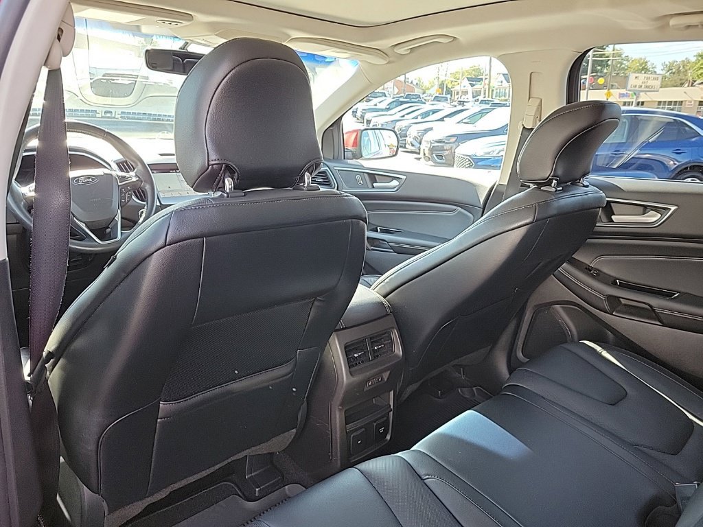 Certified 2017 Ford Edge Titanium w/ Canadian Touring Package AWD/4WD image 13
