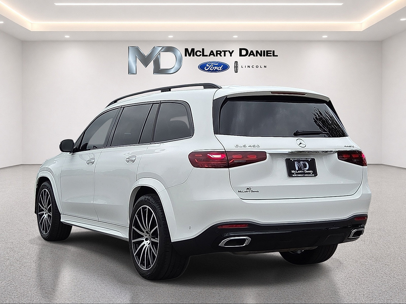 Used 2026 Mercedes-Benz GLS 450 4MATIC image 4