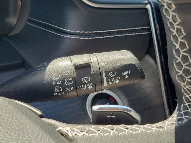 Used 2023 Jeep Grand Cherokee L Limited AWD/4WD image 12