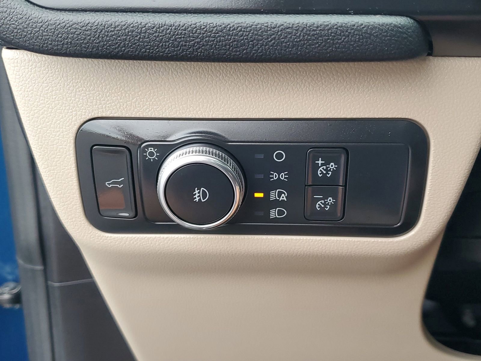 Certified 2020 Ford Escape SEL FWD image 30