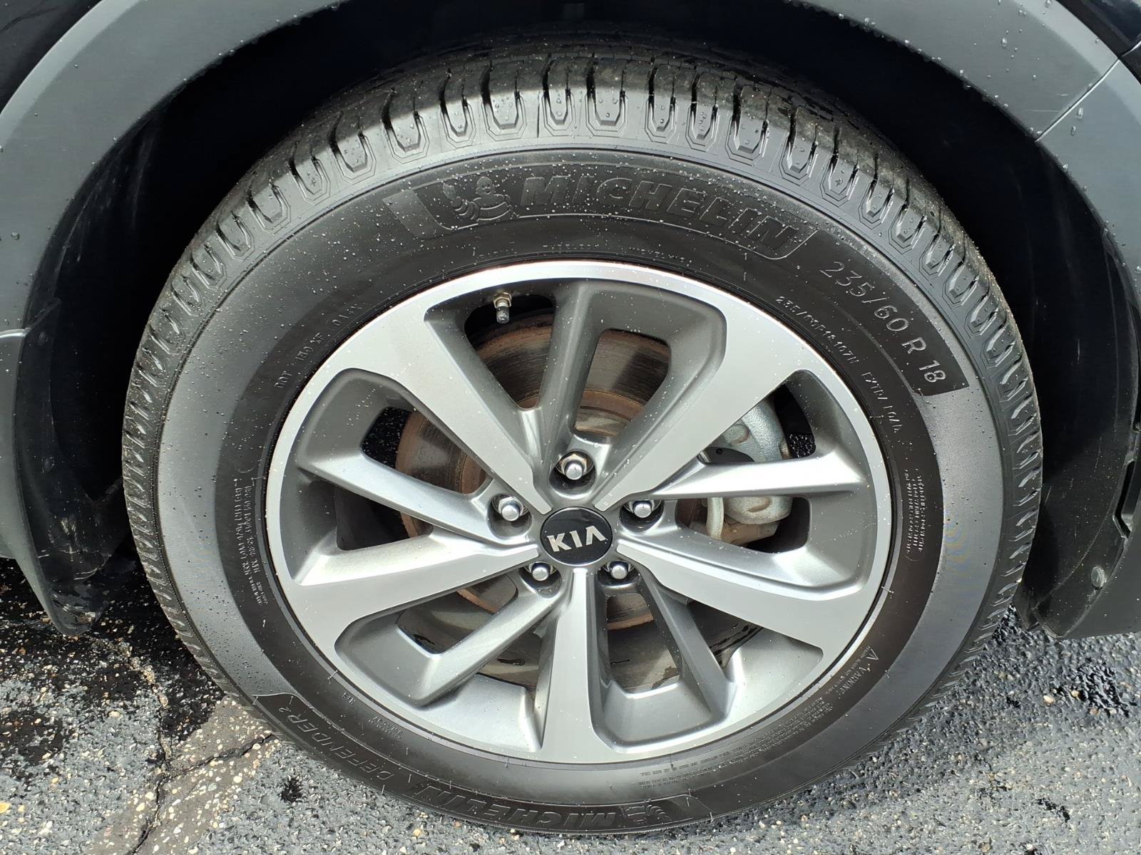 Used 2019 Kia Sorento EX FWD image 17