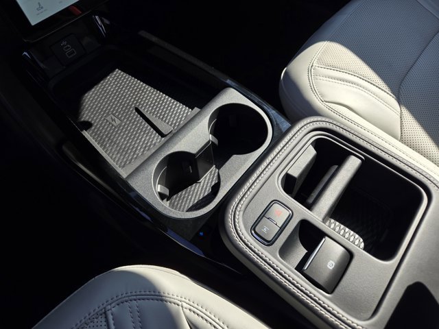 Certified 2025 Ford Mustang Mach-E Premium image 17
