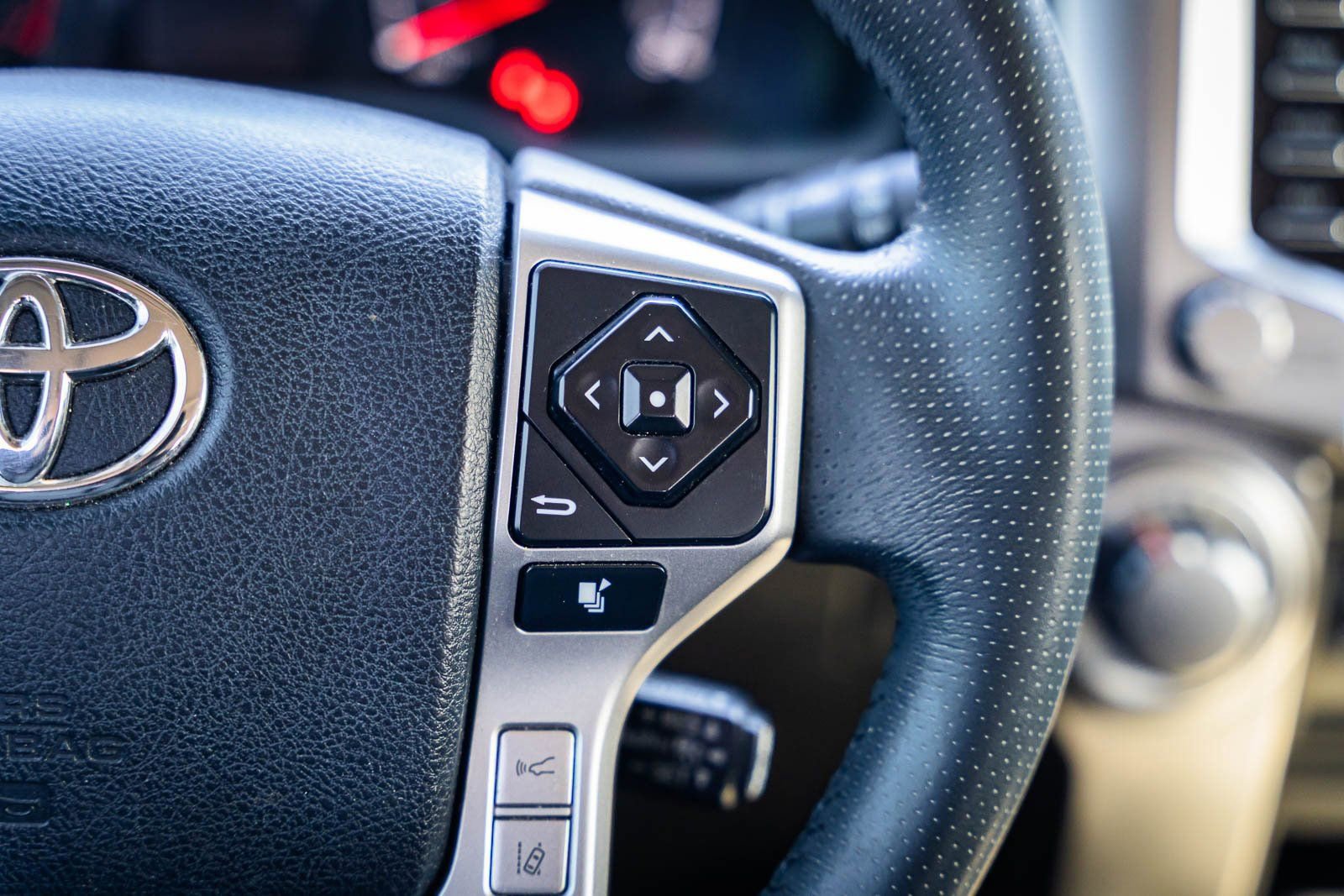 Used 2022 Toyota 4Runner SR5 Premium w/ Moonroof Package image 27