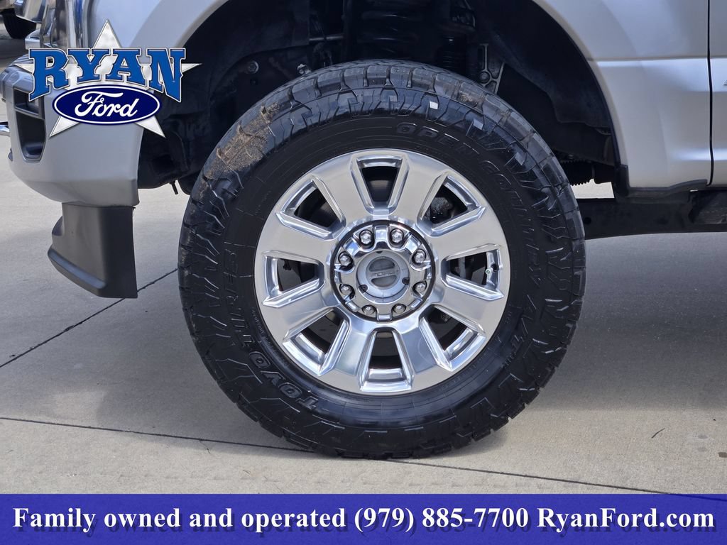 Certified 2022 Ford F350 Platinum w/ FX4 Off-Road Package AWD/4WD image 7