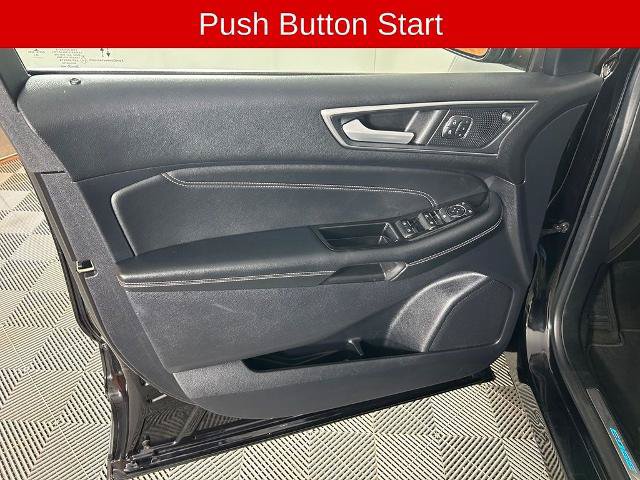 Certified 2020 Ford Edge Titanium AWD/4WD image 10