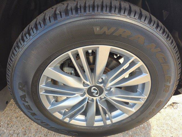 Used 2023 INFINITI QX80 Luxe w/ Cargo Package RWD image 15