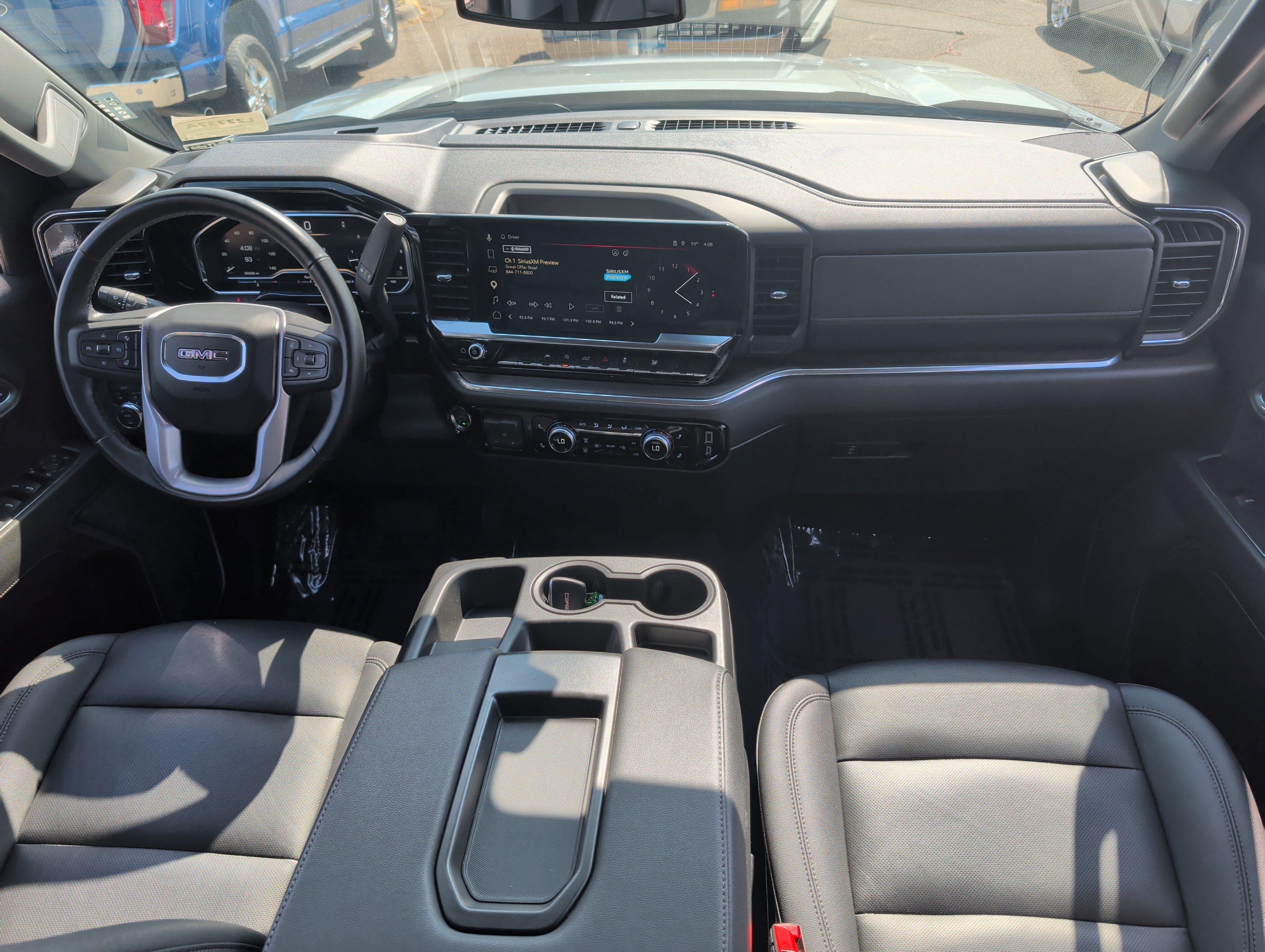 Used 2025 GMC Sierra 1500 SLT AWD/4WD image 10
