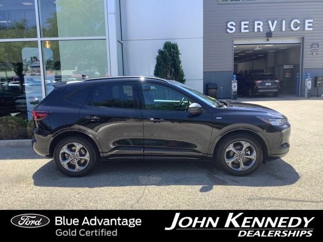 Certified 2023 Ford Escape ST-Line w/ Tech Pack #1 AWD/4WD image 2