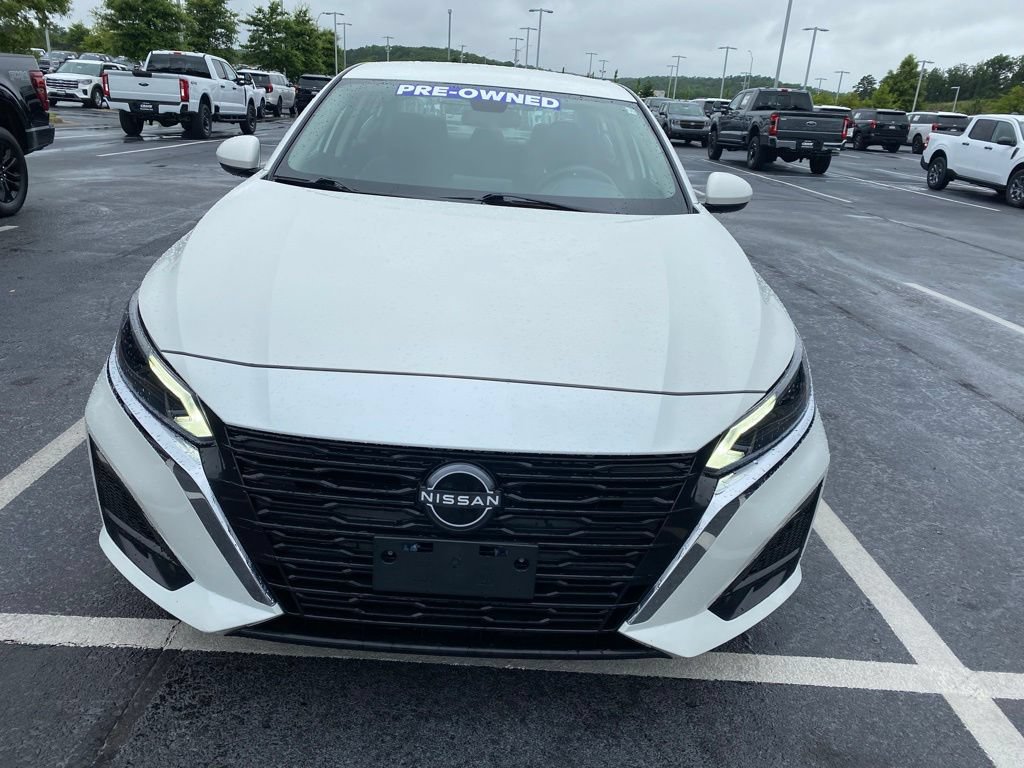 Used 2023 Nissan Altima 2.5 SV FWD image 2