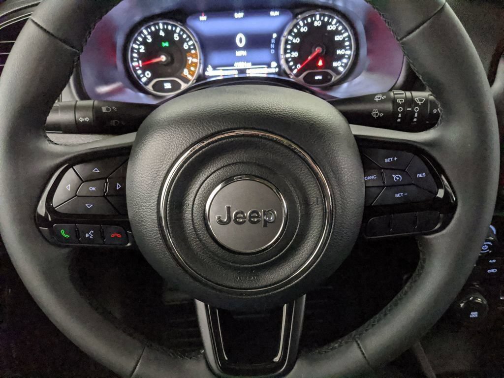 Used 2022 Jeep Renegade Altitude w/ Sun/Sound Group AWD/4WD image 14