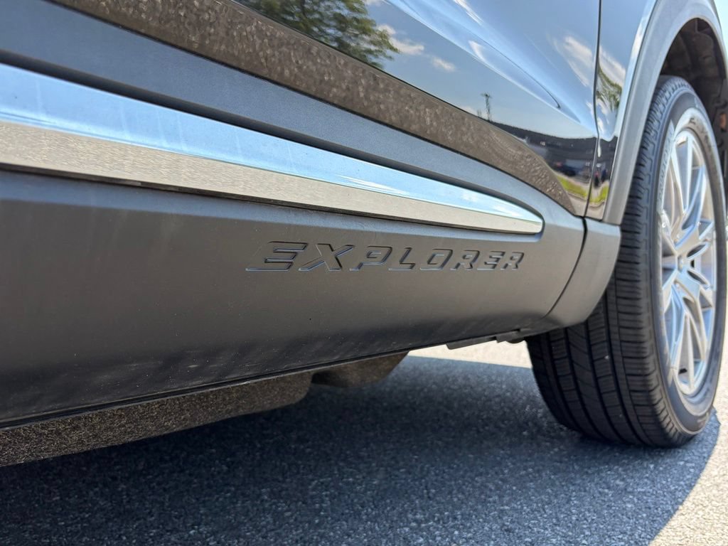 Certified 2025 Ford Explorer Active w/ Active Comfort Package AWD/4WD image 10