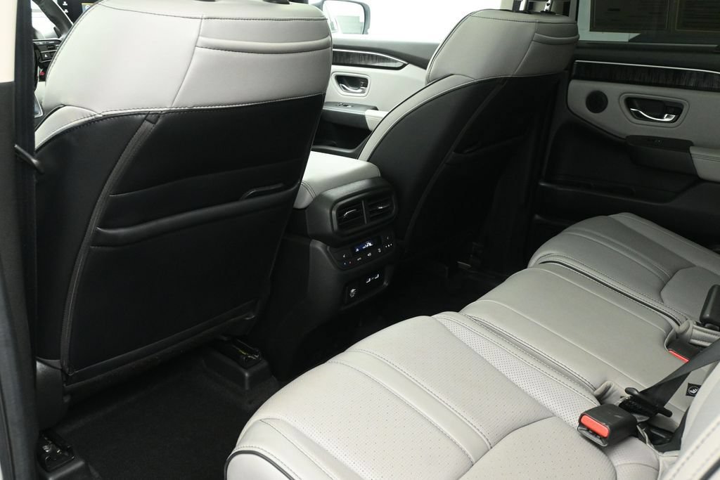 Used 2023 Honda Pilot Elite image 19