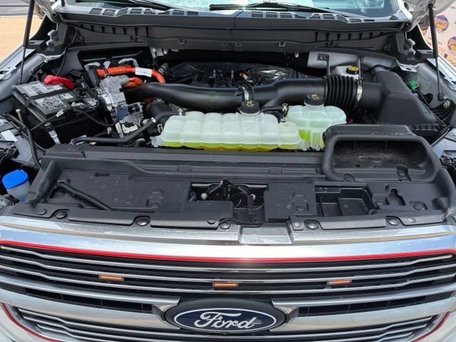 Certified 2025 Ford F150 Platinum w/ Equipment Group 703A Plus AWD/4WD image 17