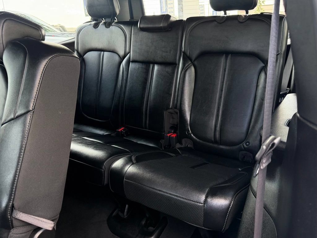 Used 2024 Jeep Wagoneer Series II w/ Flexible Seating Group RWD image 32
