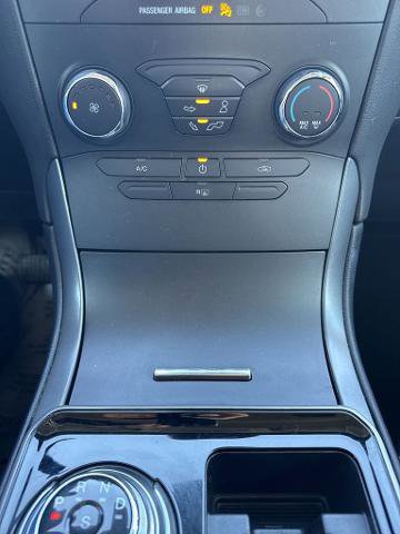 Certified 2019 Ford Edge SE w/ SE Fleet Driver's Package image 31