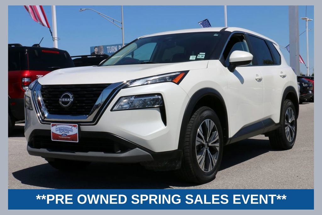 Used 2023 Nissan Rogue SV image 1