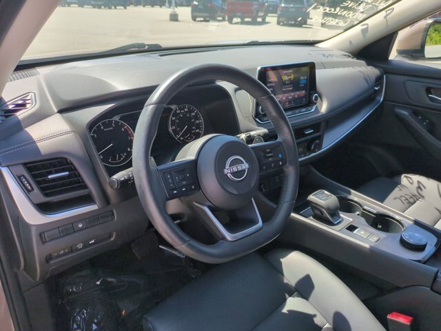 Used 2024 Nissan Rogue SV w/ SV Premium Package AWD/4WD image 16