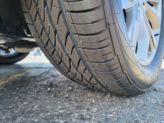 Certified 2023 Ford Explorer XLT w/ Equipment Group 202A AWD/4WD image 18