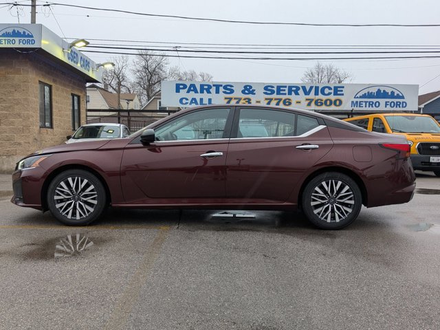 Used 2024 Nissan Altima 2.5 SV FWD image 7