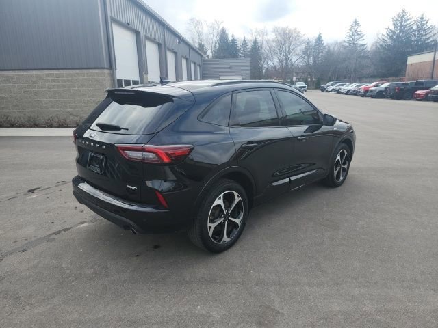 Certified 2023 Ford Escape ST-Line Select w/ Tech Pack #2 image 3