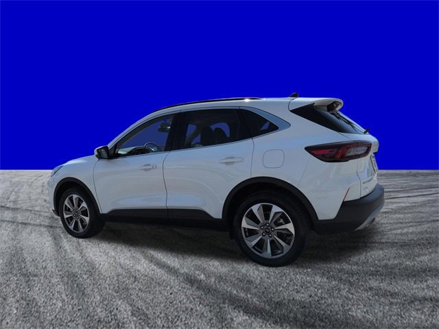 Certified 2025 Ford Escape Platinum w/ Premium Technology Package image 3