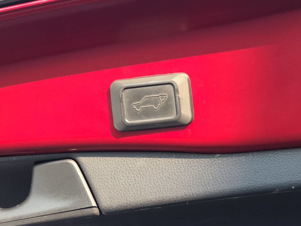 Used 2021 Toyota RAV4 XLE Premium AWD/4WD image 12