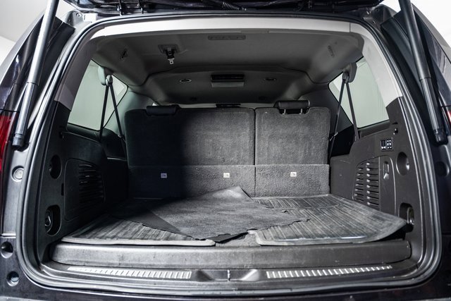 Used 2017 Chevrolet Suburban LT image 9
